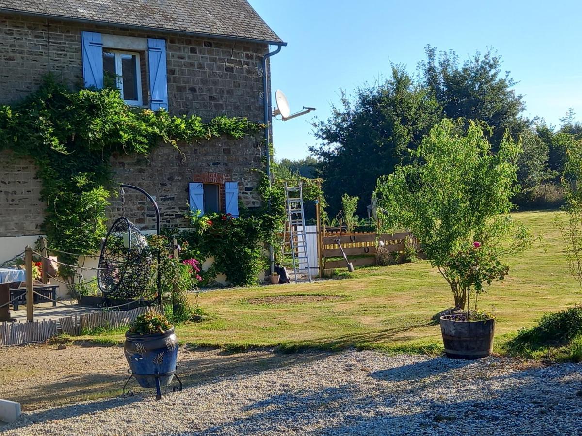Mortain-Bocage - 2-Bed Wisteria Cottage - Vakantiehuis Notre-Dame-du-Touchet