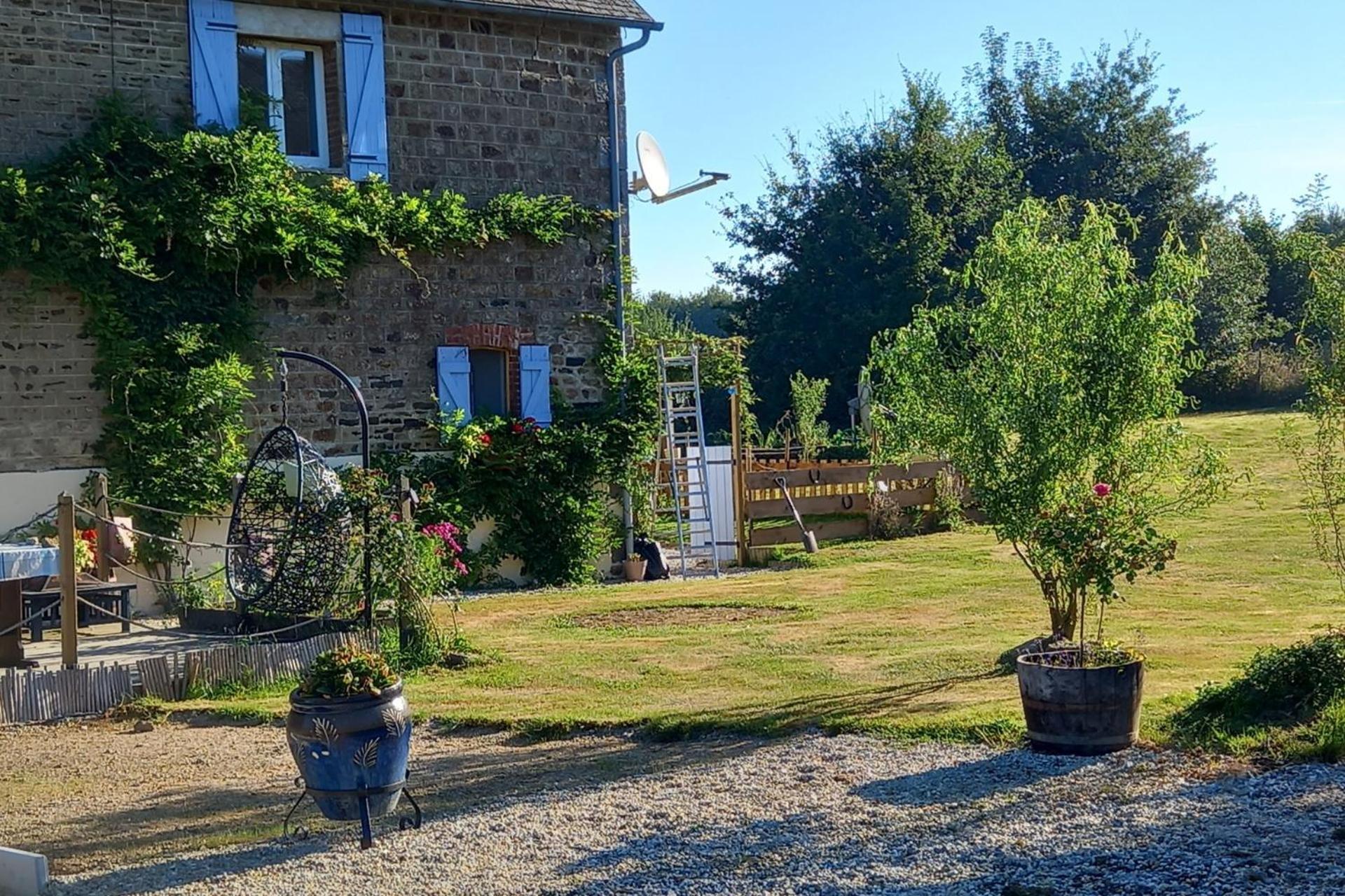 Mortain-Bocage - 2-Bed Wisteria Cottage - Holiday home